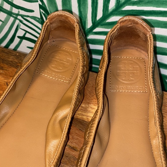 Tory Burch Eddie Tan Patent Leather Slip On Ballet Flats Women’s 8 M - Picture 10 of 10